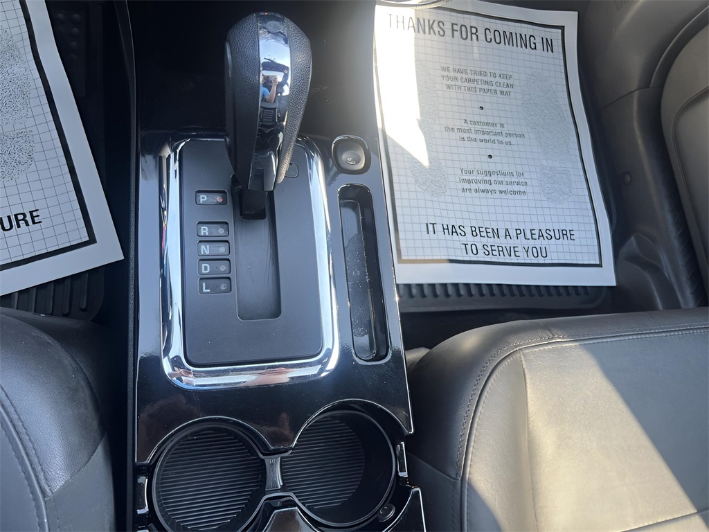2010 Ford Escape Limited photo 27
