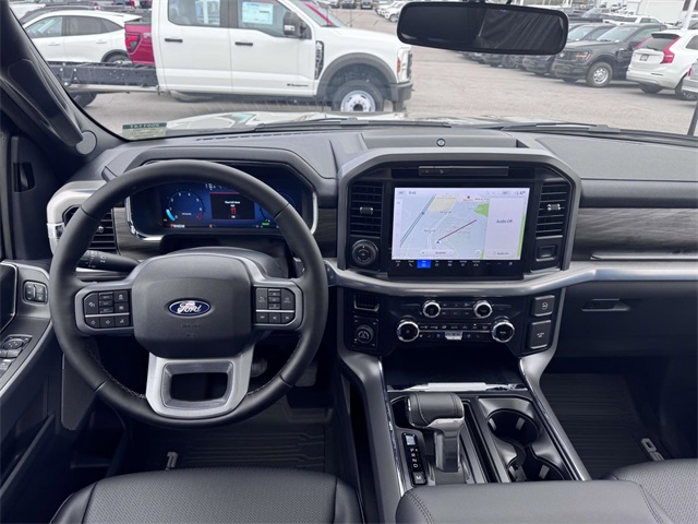 2025 Ford F-150 Lariat photo 10