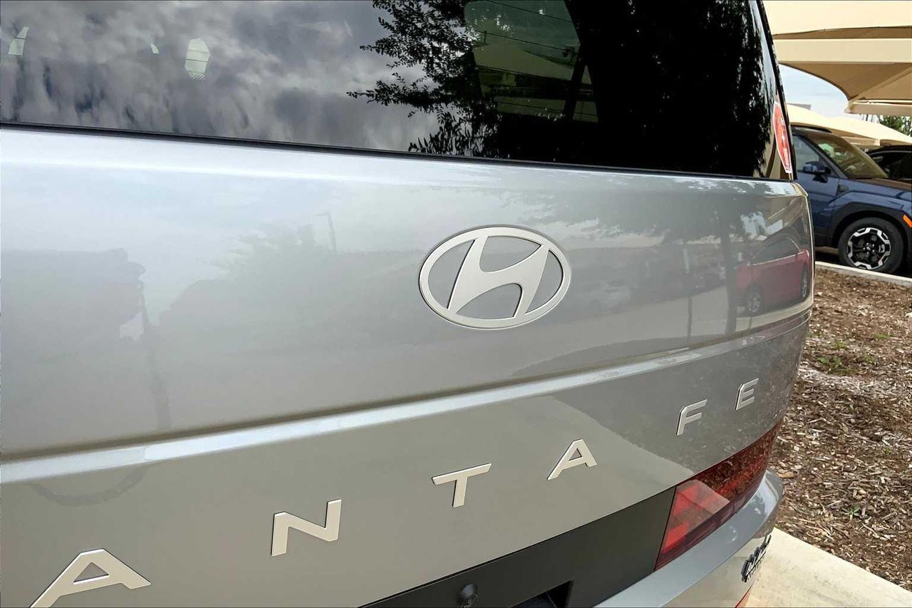 2026 Hyundai Santa Fe SEL photo 12
