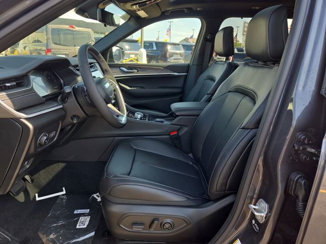 2025 Jeep Grand Cherokee Limited photo 4