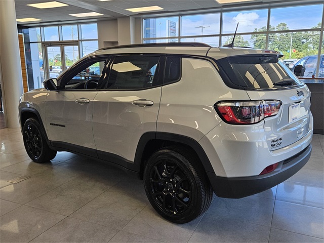 2026 Jeep Compass Latitude photo 10