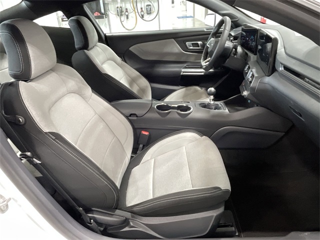 2025 Ford Mustang GT photo 27