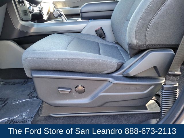 2025 Ford F-150 Lightning XLT photo 13