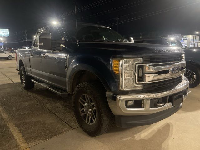 2017 Ford F-250 Super Duty XLT's photo