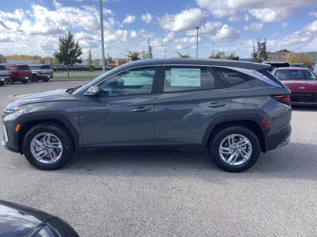 2026 Hyundai Tucson SE photo 2