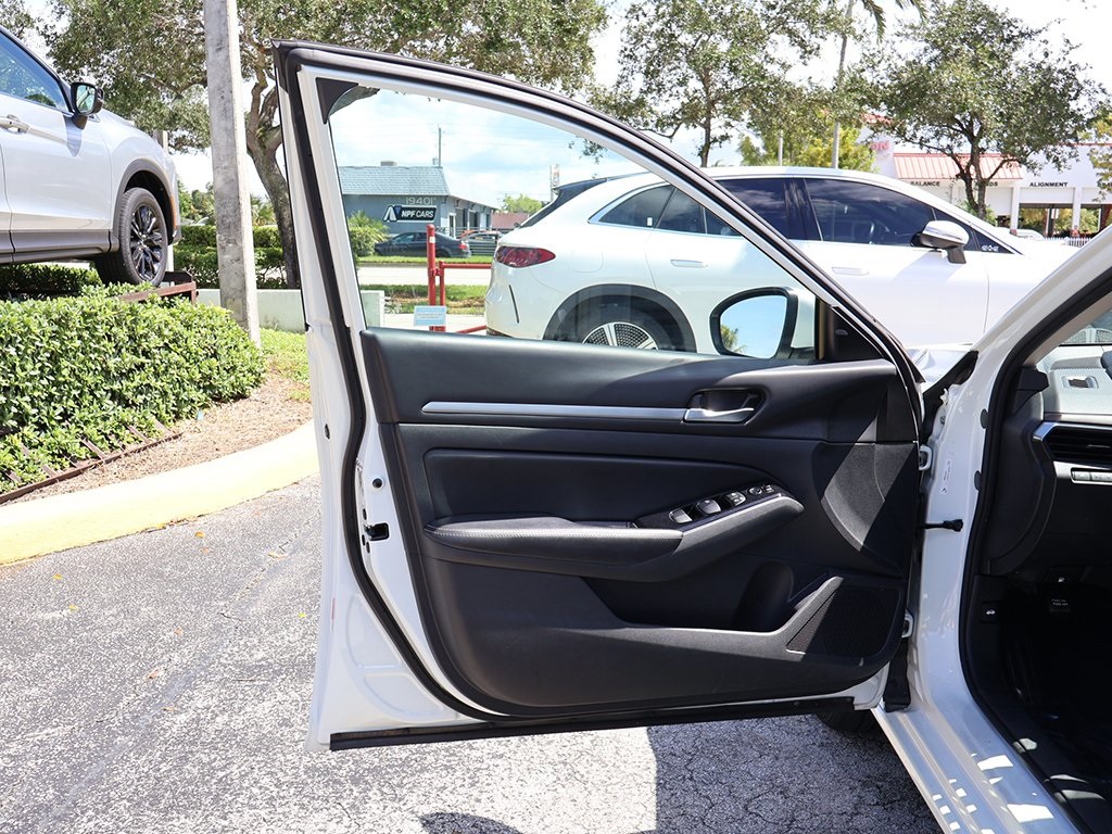 2023 Nissan Altima 2.5 SV photo 20