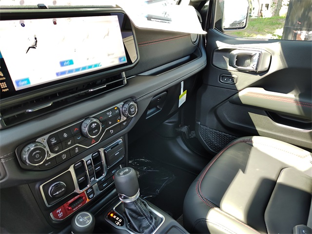2025 Jeep Wrangler Rubicon photo 25