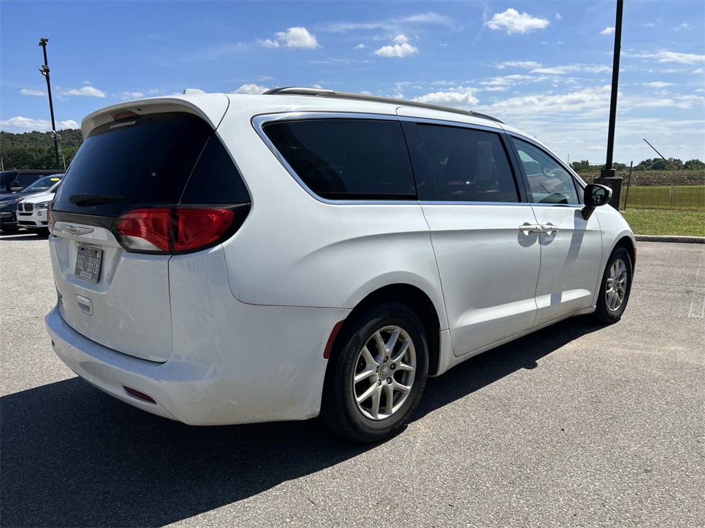 2020 Chrysler Voyager LXi photo 4