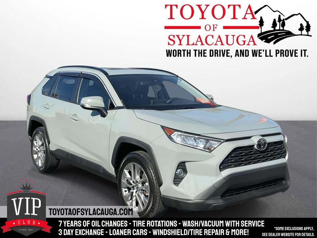 2021 Toyota RAV4 XLE Premium's photo