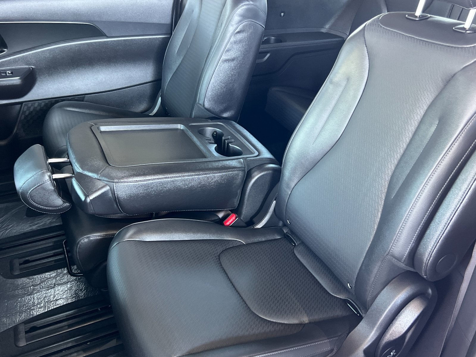 2026 Kia Carnival SX Prestige photo 12
