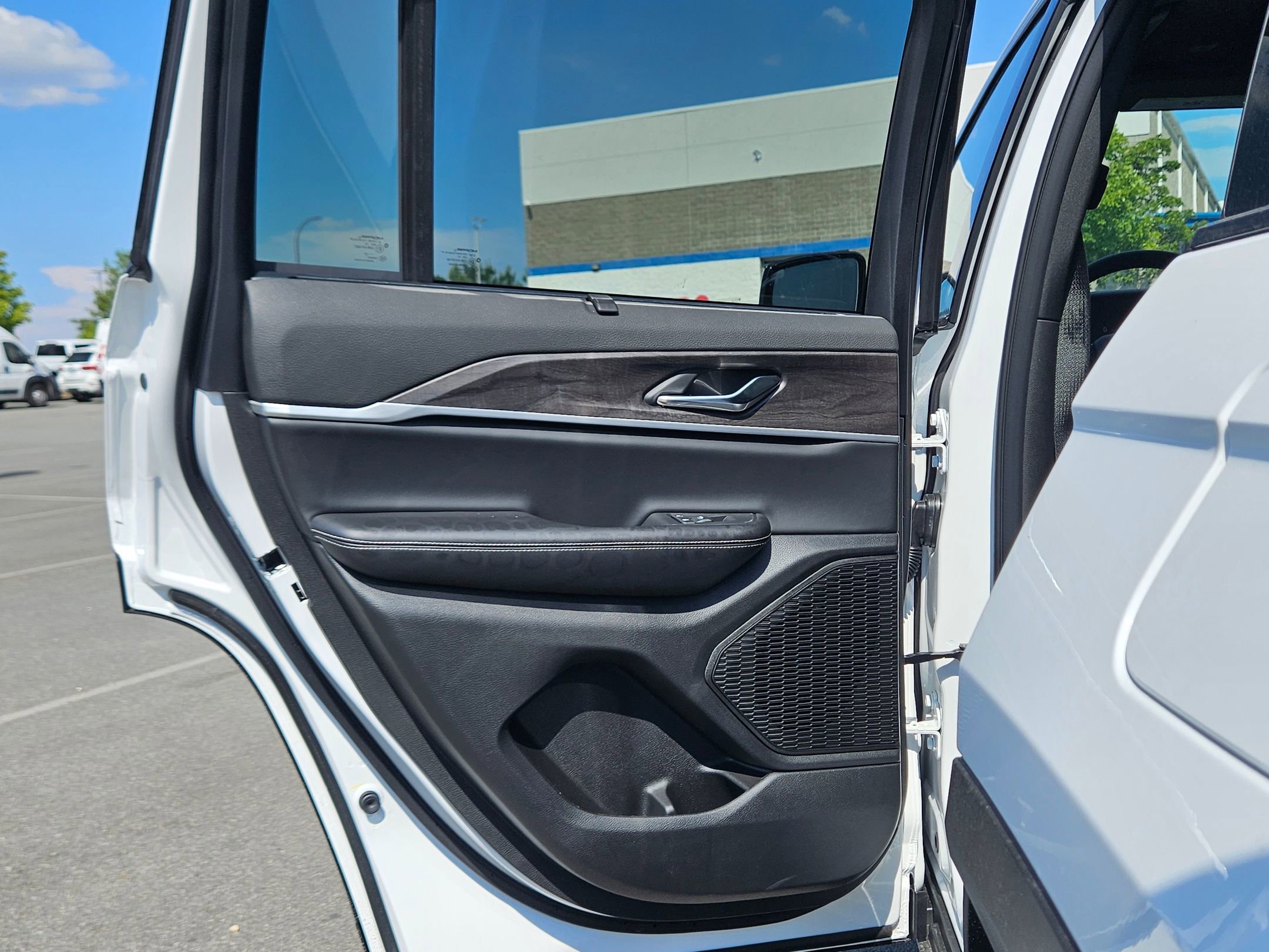 2025 Jeep Grand Cherokee Limited photo 19