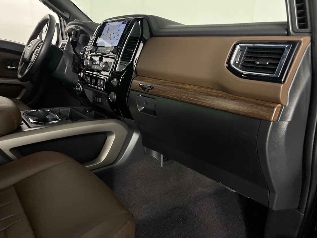 2023 Nissan Titan Platinum Reserve photo 28