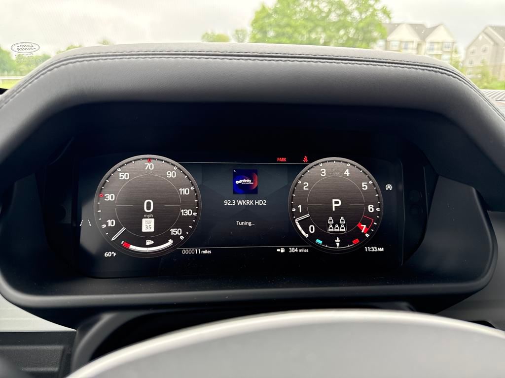 2025 Land Rover Defender 130 X-Dynamic SE photo 21