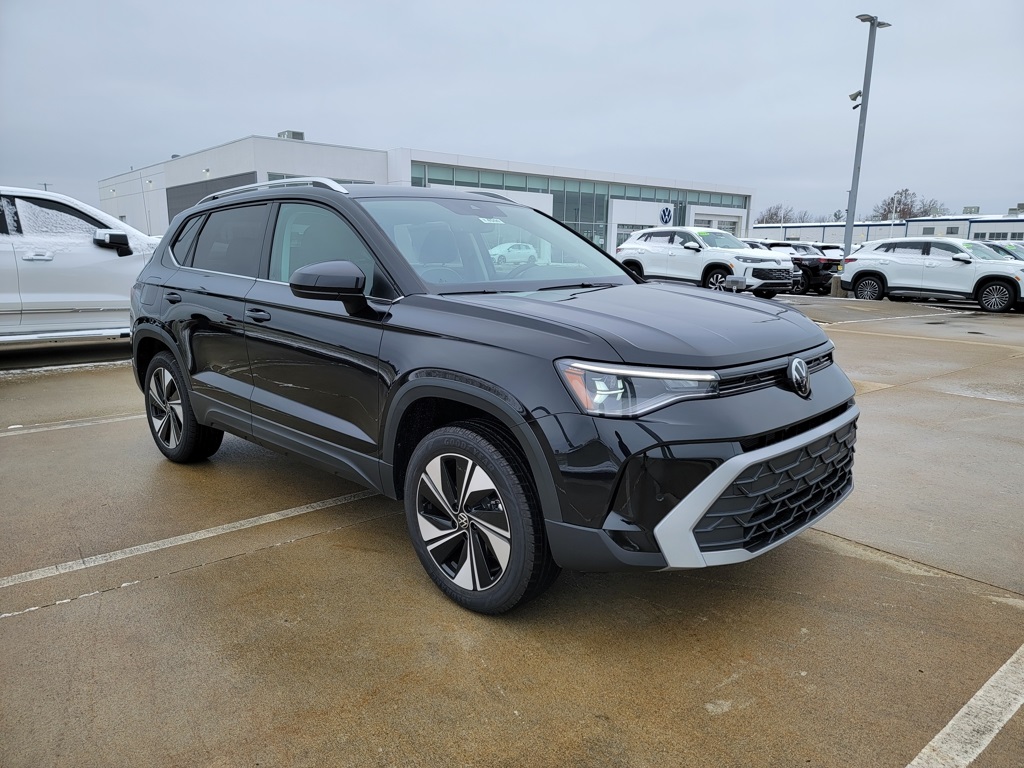 2026 Volkswagen Taos SE's photo