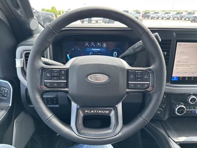 2025 Ford F-250 Platinum photo 17