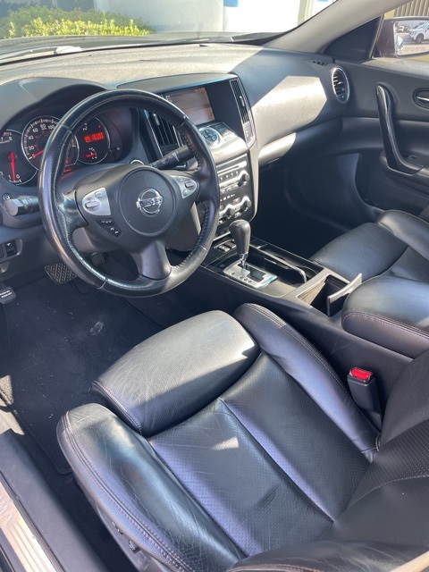 2010 Nissan Maxima SV photo 4