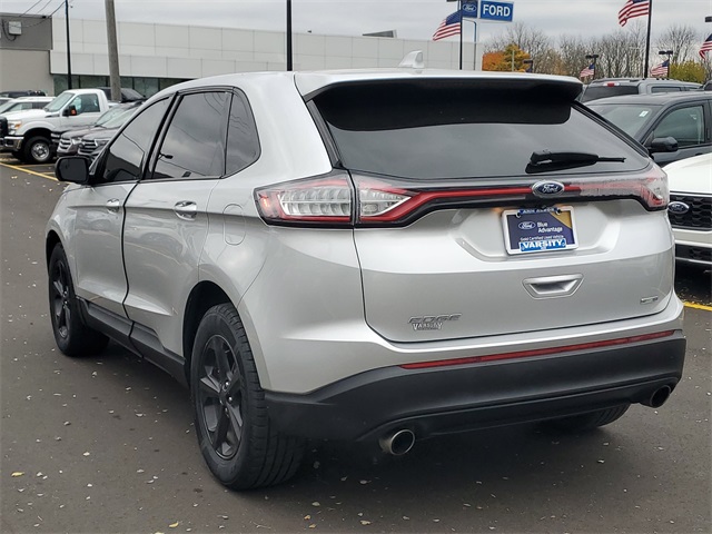 2017 Ford Edge SE photo 3