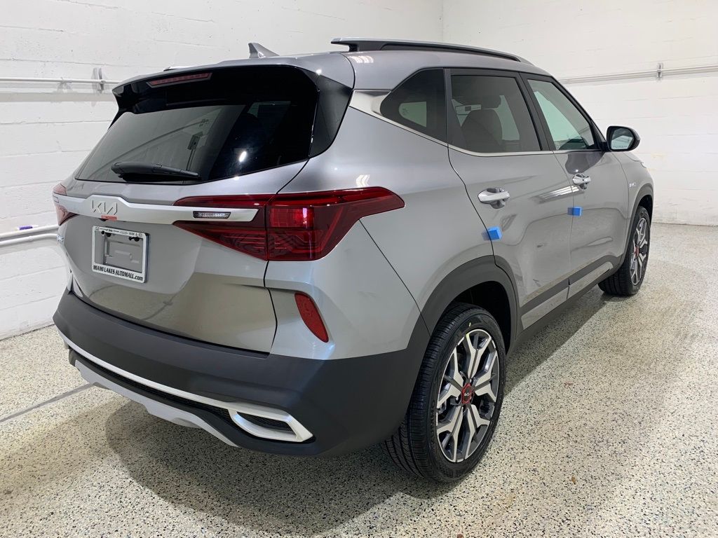 2022 Kia Seltos SX photo 3