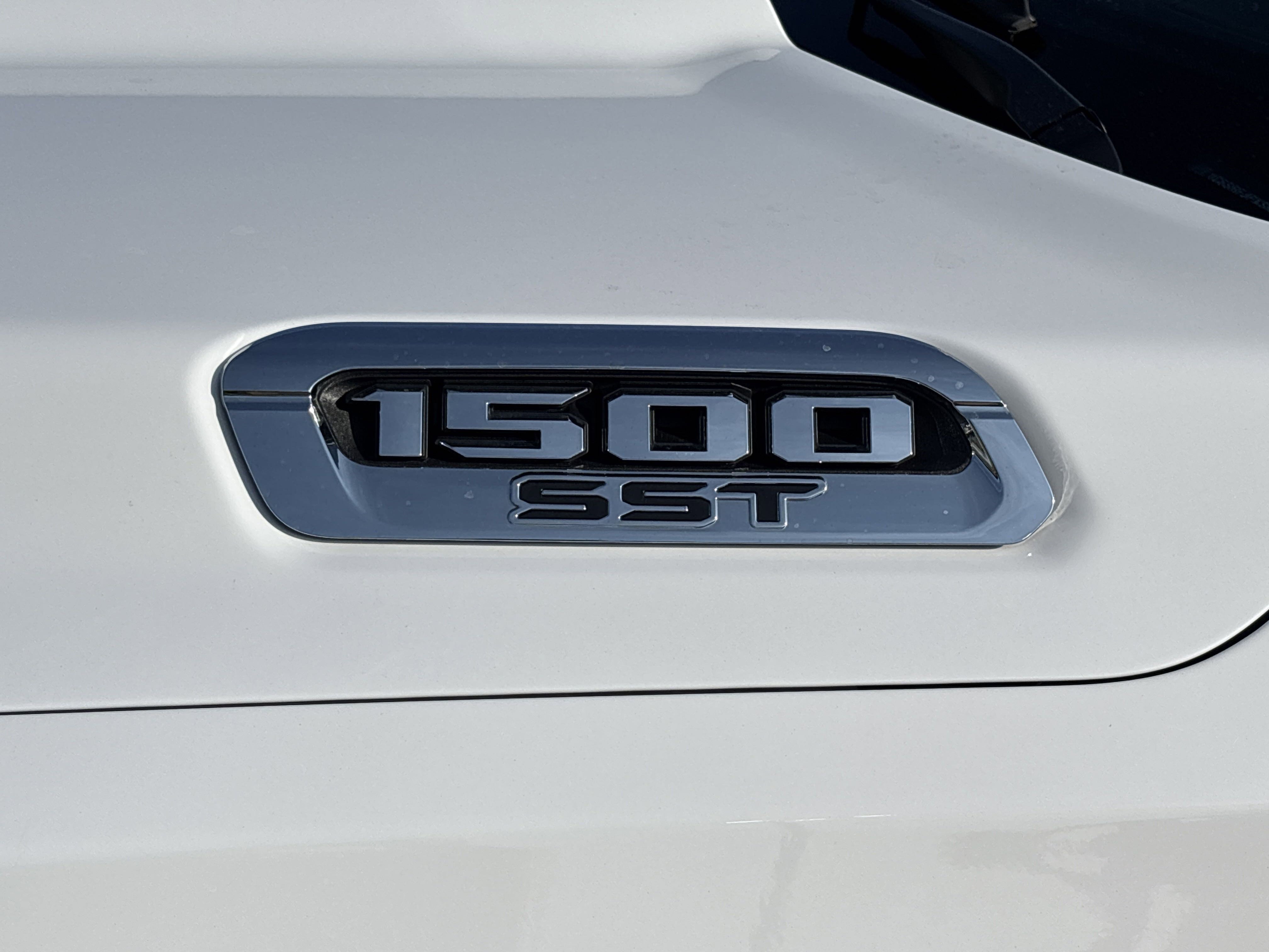 2025 Ram 1500 Laramie photo 2