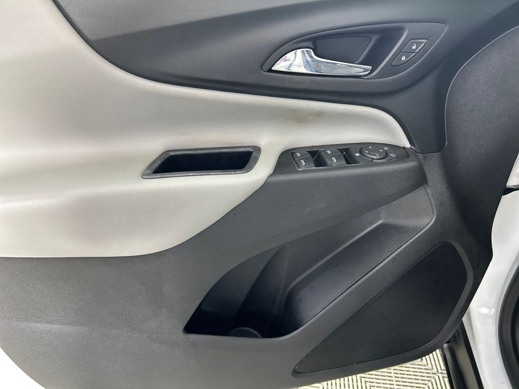 2021 Chevrolet Equinox LT photo 16