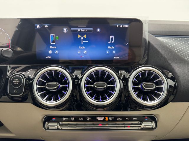 2025 Mercedes Benz GLA 250 photo 4