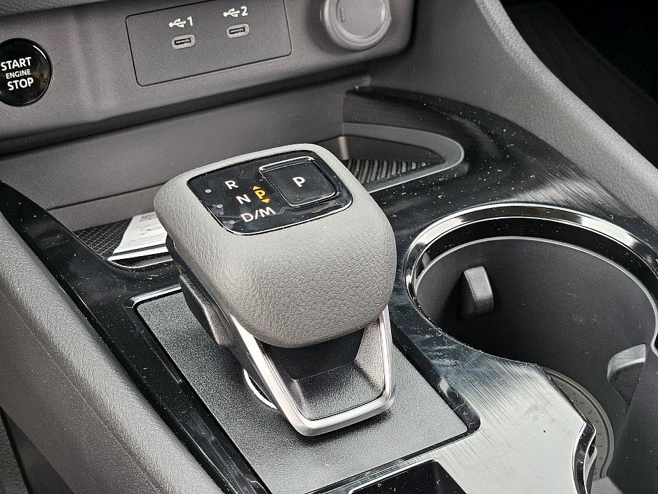 2026 Nissan Rogue SV photo 22