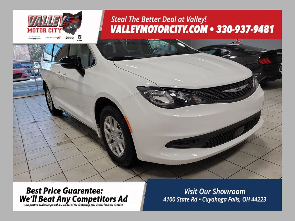 2026 Chrysler Voyager LX's photo