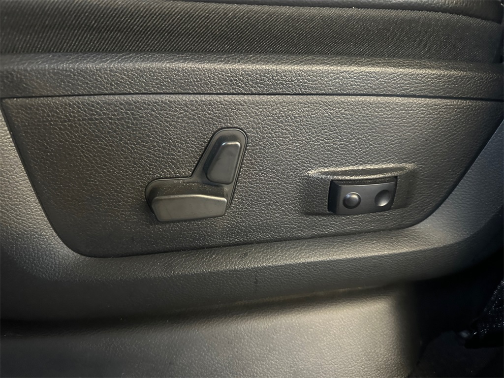 2022 Ram 3500 Laramie photo 25