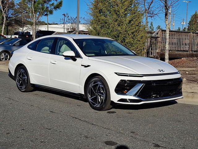 2026 Hyundai Sonata SEL's photo