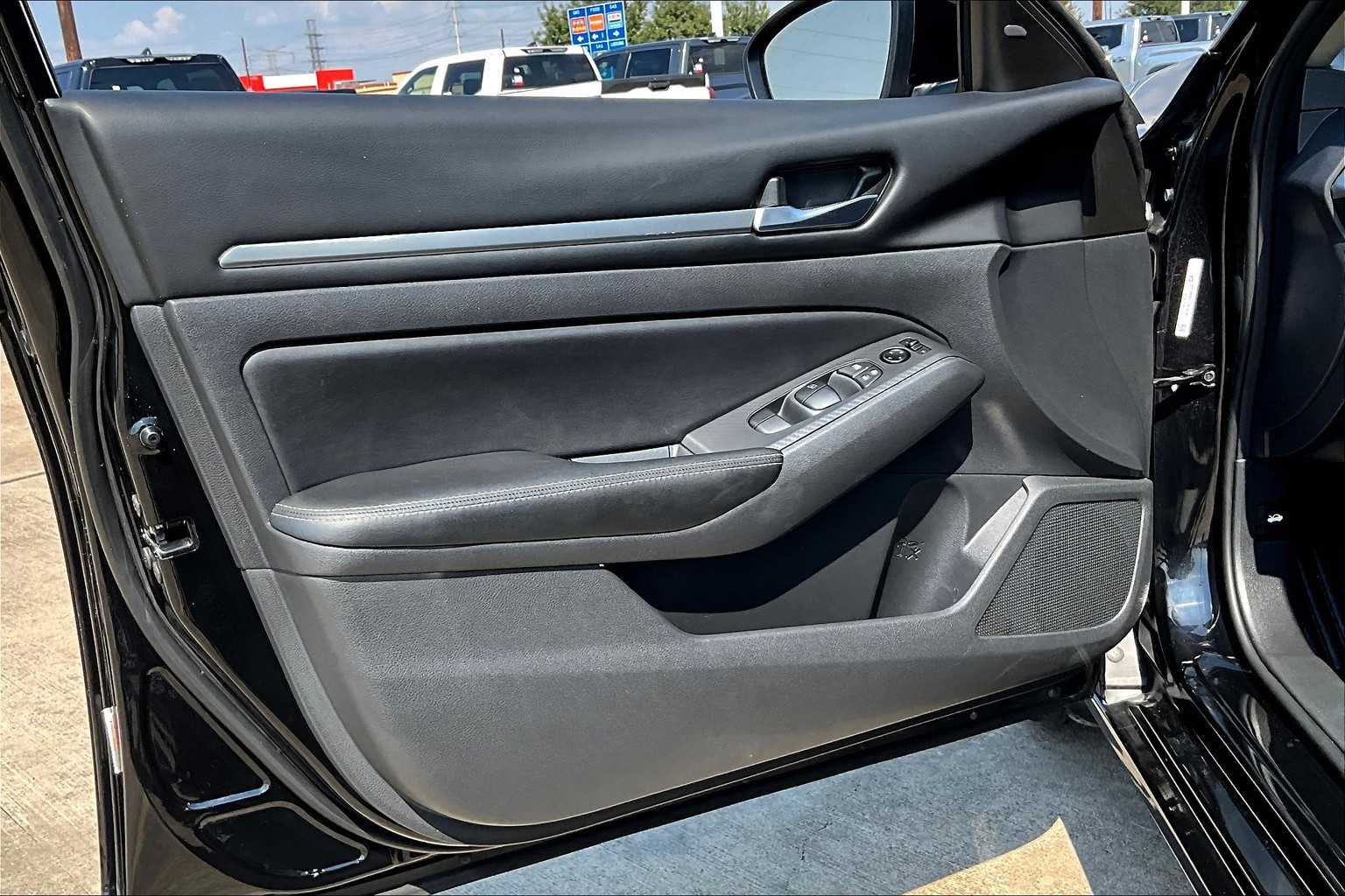 2022 Nissan Altima 2.5 SV photo 21