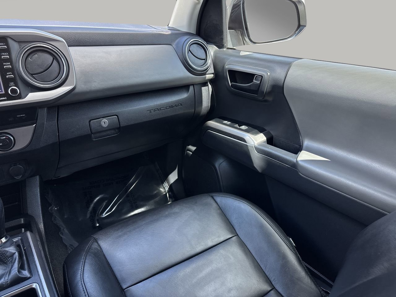 2023 Toyota Tacoma SR5 photo 16