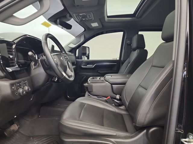 2024 Chevrolet Silverado 3500HD LT photo 9