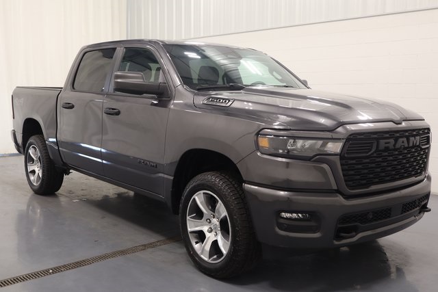 2025 Ram 1500 Tradesman photo 2