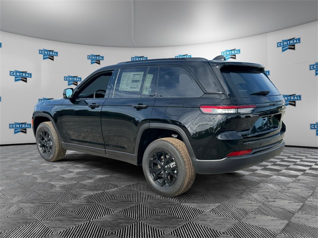 2025 Jeep Grand Cherokee Altitude photo 2