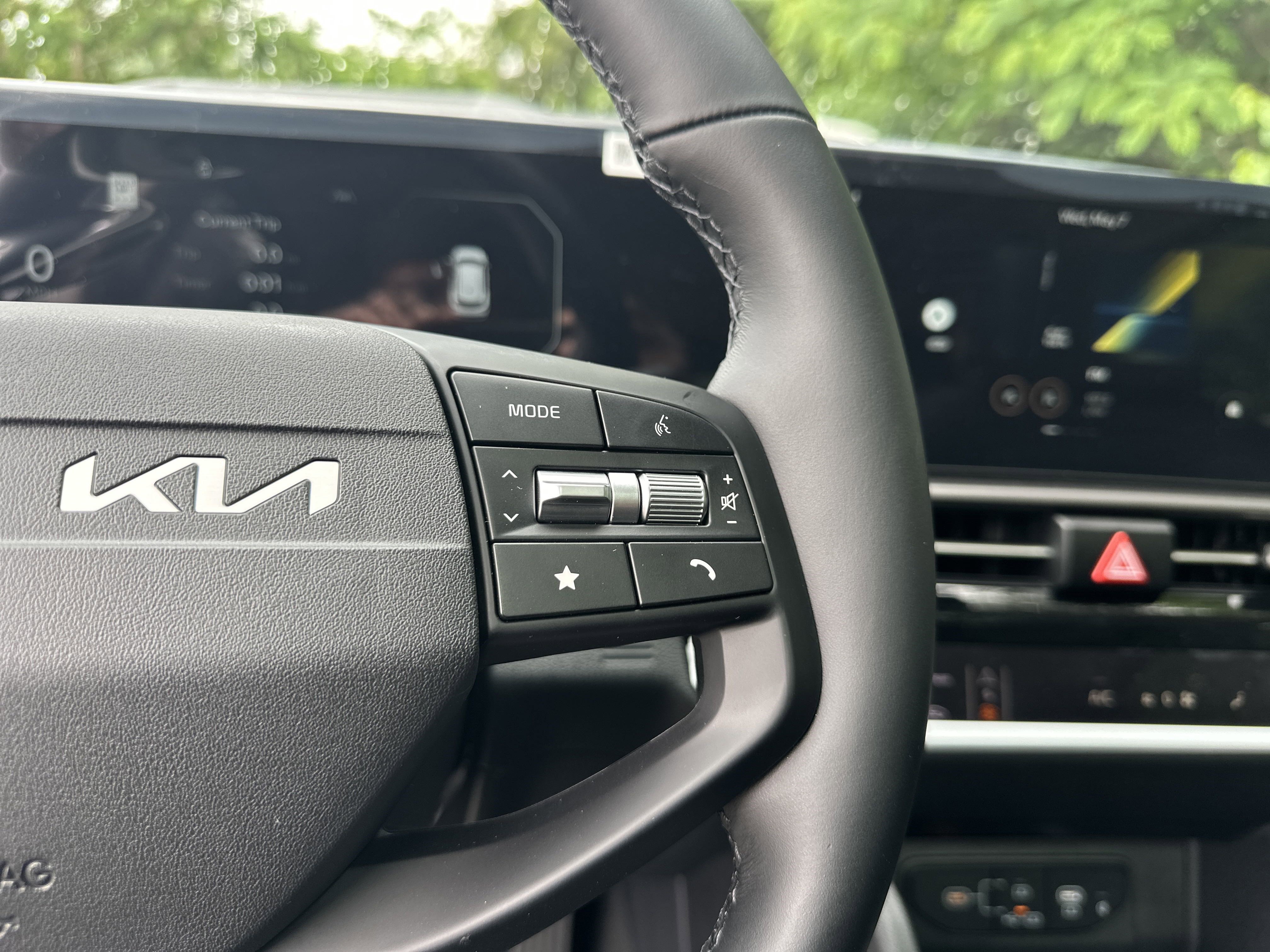 2026 Kia Sportage SX photo 4