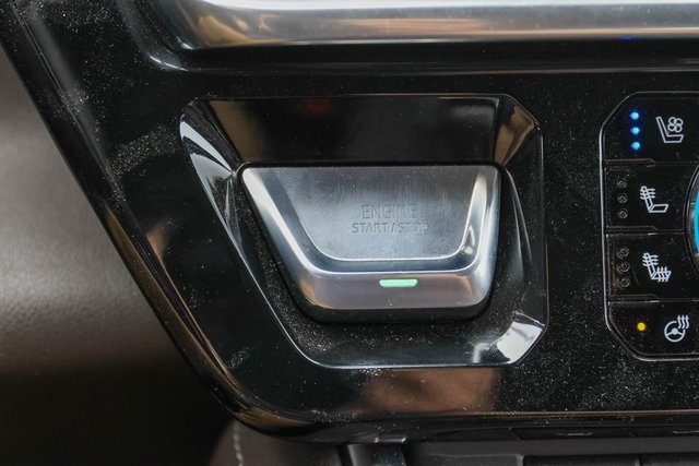 Used 2023 White GMC Denali image 33