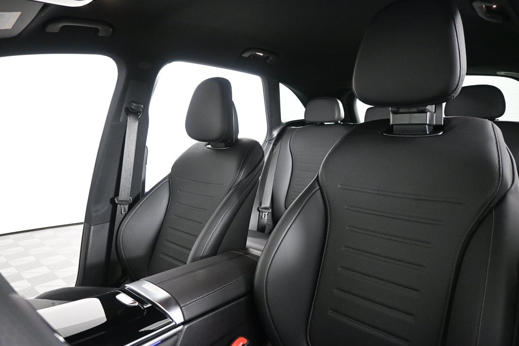 2026 Mercedes Benz GLC 300 photo 2