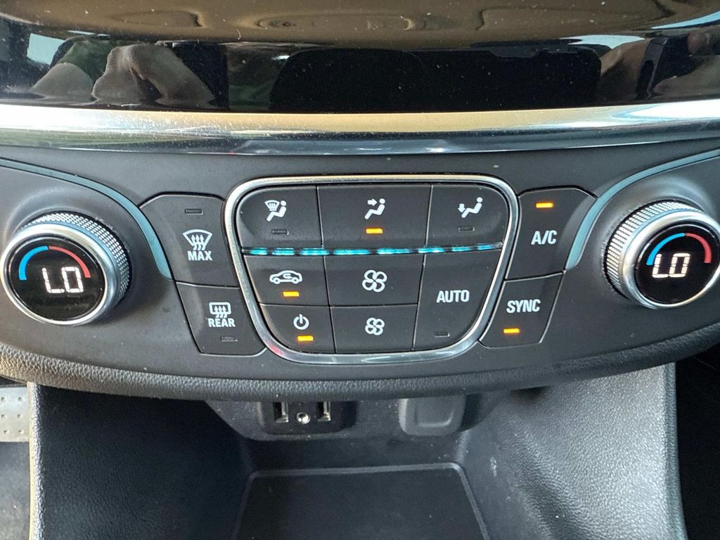 2020 Chevrolet Traverse LS photo 23