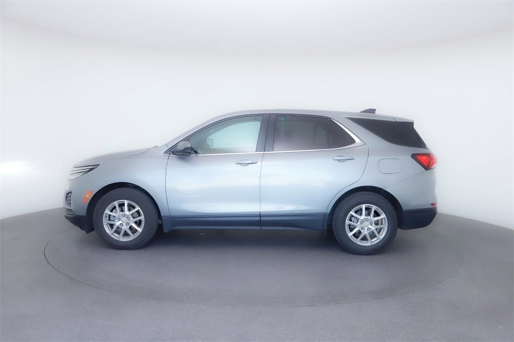 2024 Chevrolet Equinox photo 2