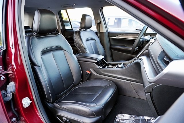 Used 2023 Red Jeep Limited image 11