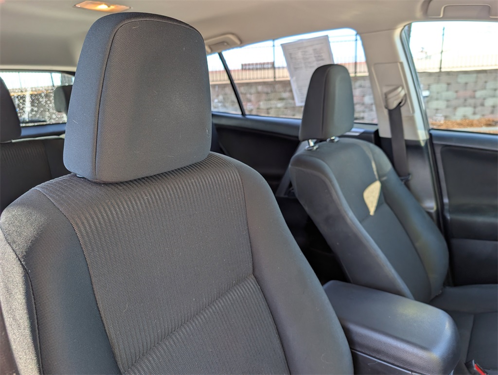 2017 Toyota RAV4 LE photo 20