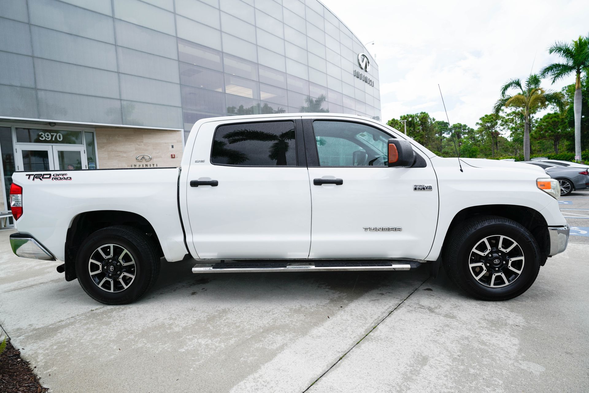 2016 Toyota Tundra SR5 photo 8