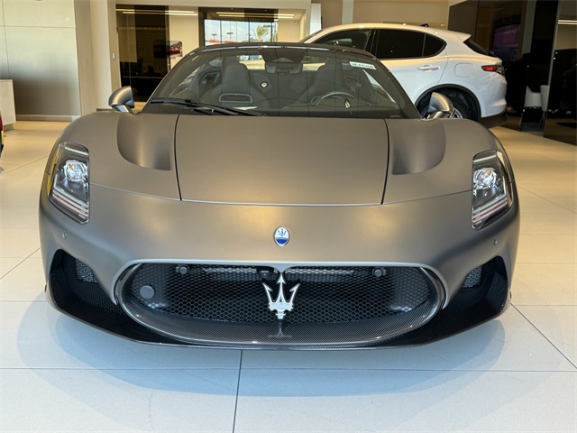 2024 Maserati MC20 photo 2