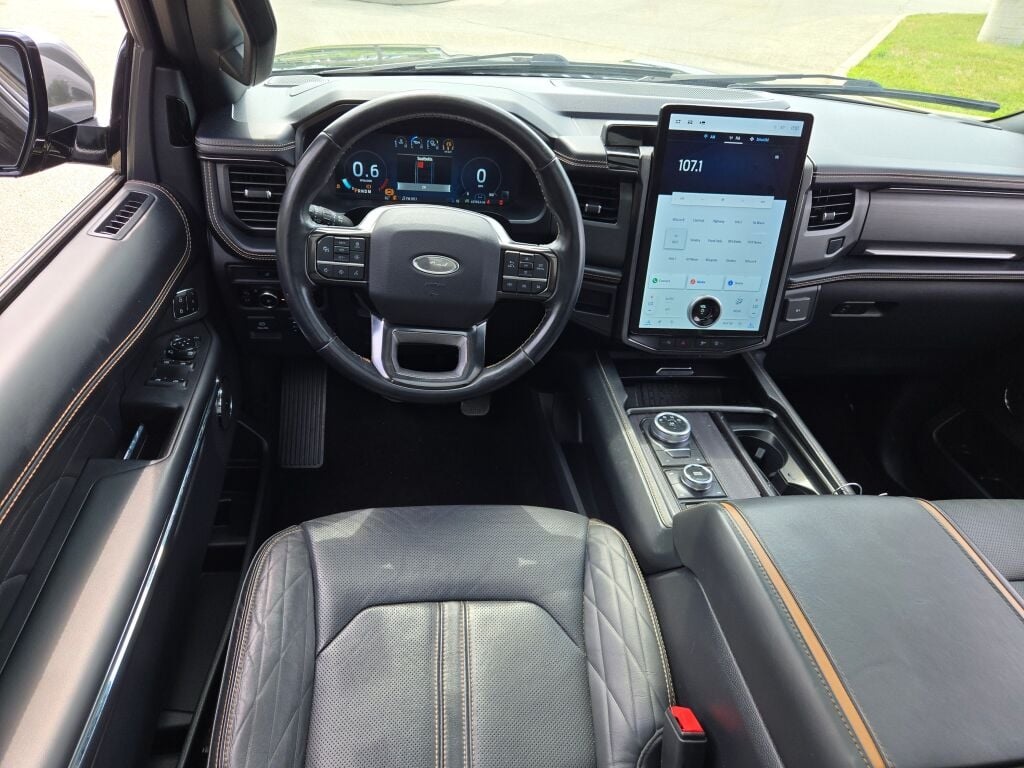 2023 Ford Expedition Platinum photo 21