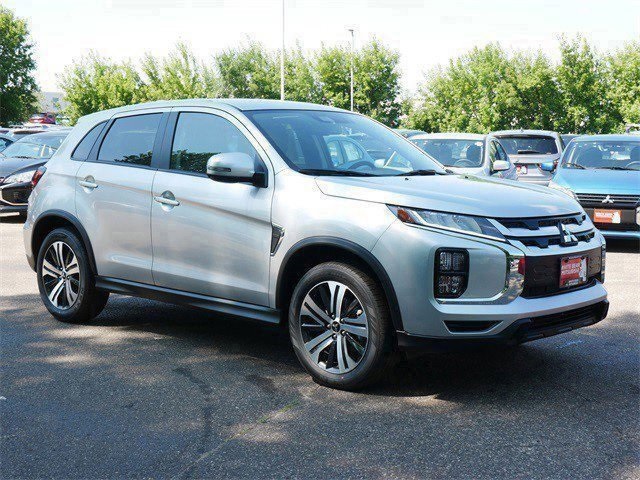 2025 Mitsubishi Outlander Sport SE's photo