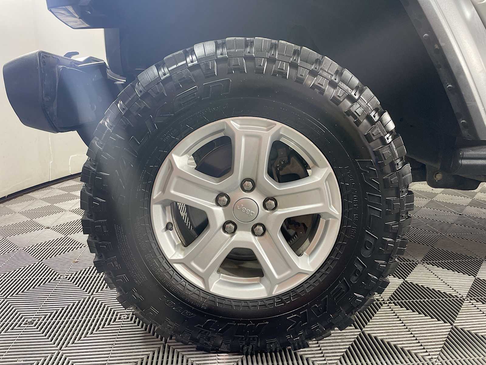 2020 Jeep Gladiator Sport photo 22