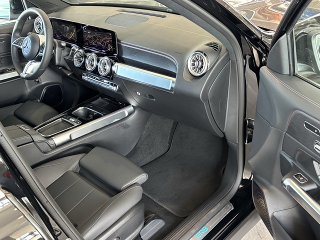 2025 Mercedes Benz EQB 300 4MATIC photo 31