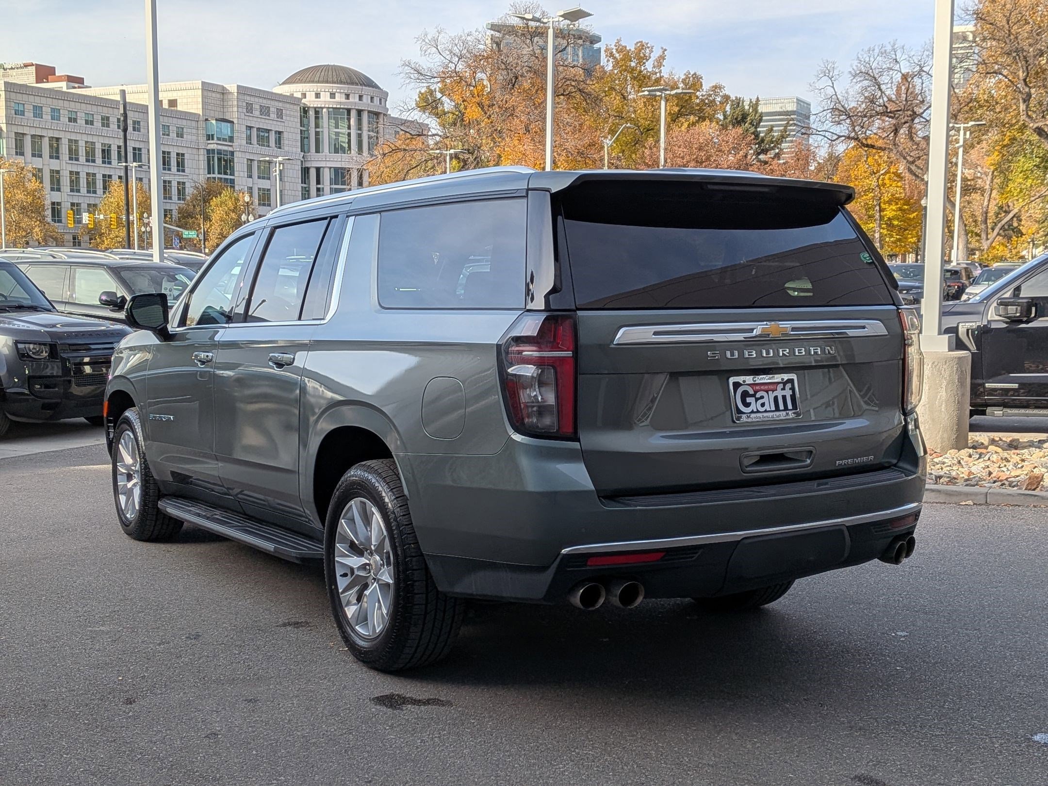 2023 Chevrolet Suburban Premier photo 4