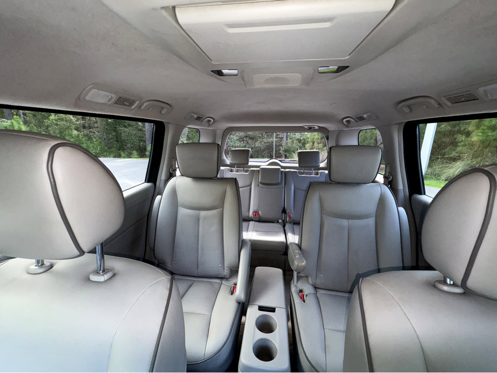 2015 Nissan Quest SL photo 37