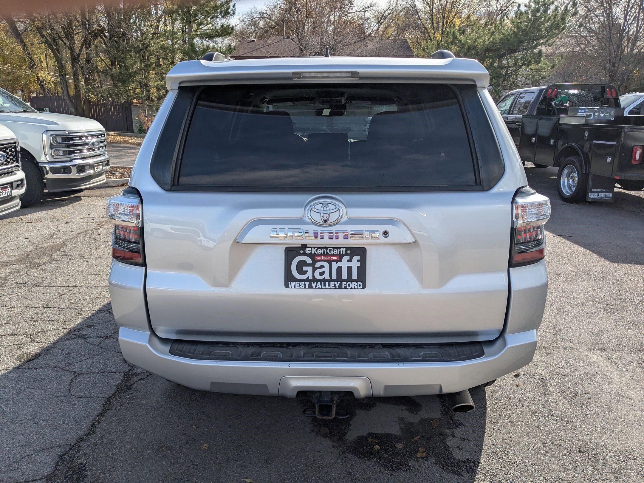 2020 Toyota 4Runner SR5 photo 3